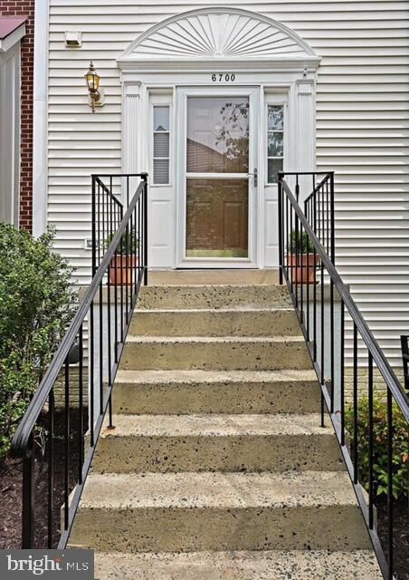 Property Photo: 6700 Jenny Leigh Court VA 20121