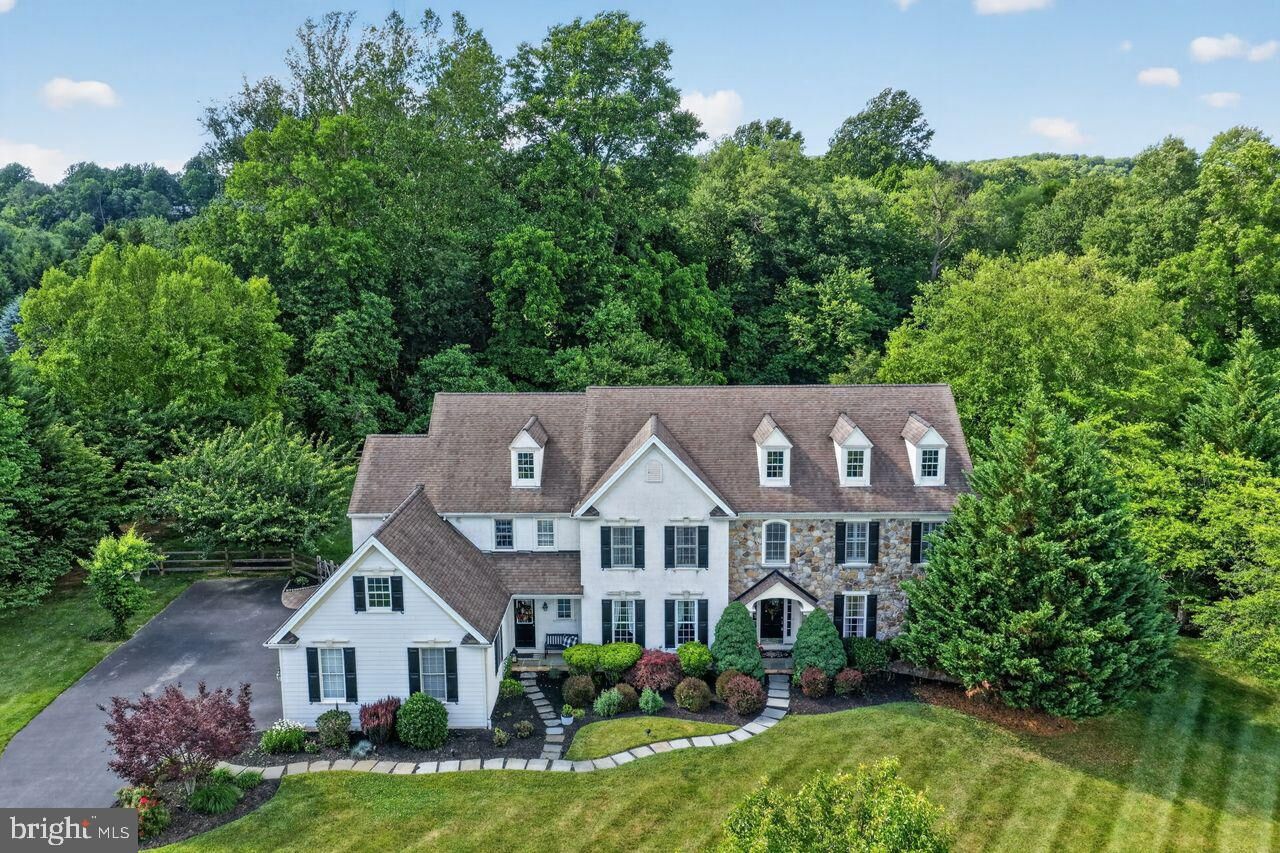 Property Photo:  1704 Chantilly Lane  PA 19425 