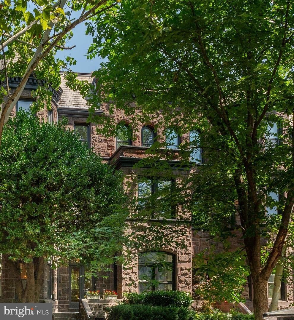Property Photo:  1735 Q Street NW  DC 20009 