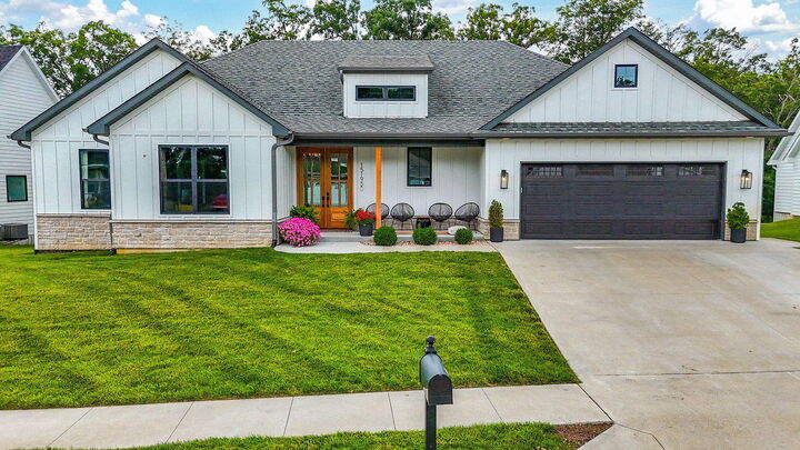 Property Photo: 15195 Everglades Dr MO 65010
