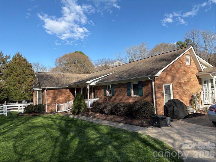 Property Photo: 9476 Man O War Road 9 &Amp 14 SC 29707