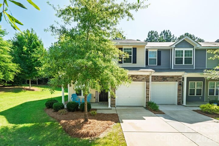 Property Photo: 13505 Browhill Lane NC 28278
