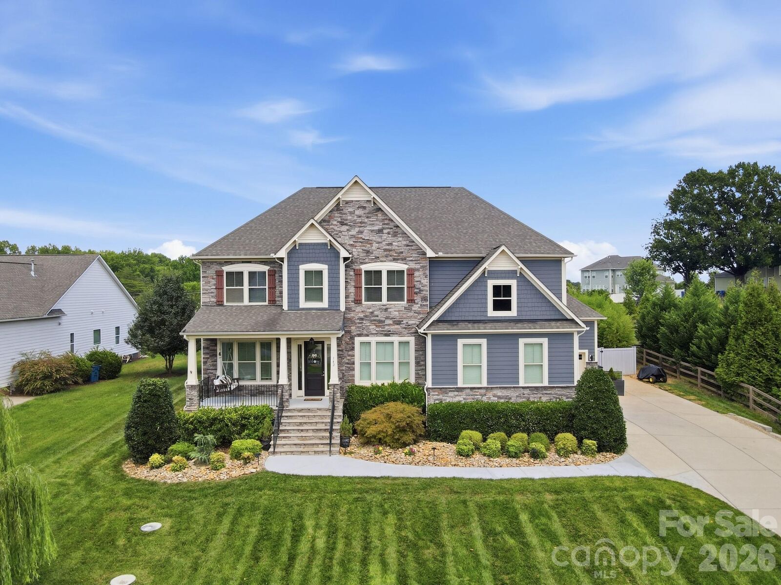 Property Photo: 142 Farm Knoll Way NC 28117