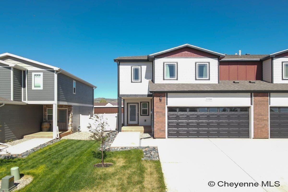 Property Photo: 4521 Bobolink Ln 310A WY 82070