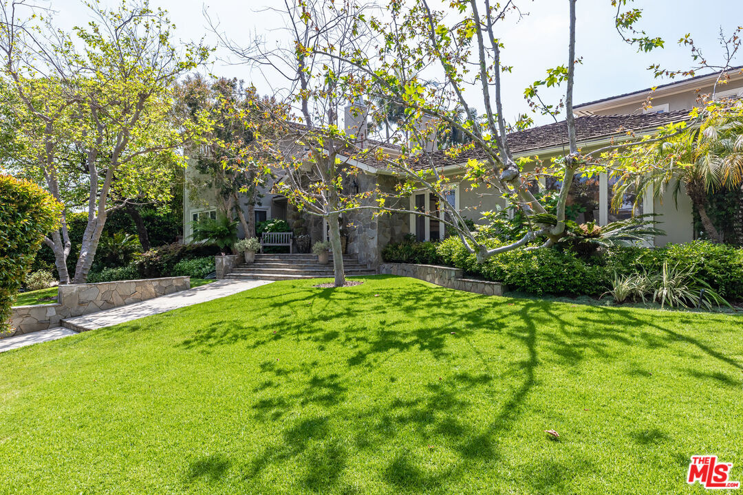 Property Photo: 1185 Corsica Dr CA 90272
