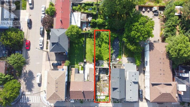 Property Photo:  186 John Street North  ON L8L 4P2 