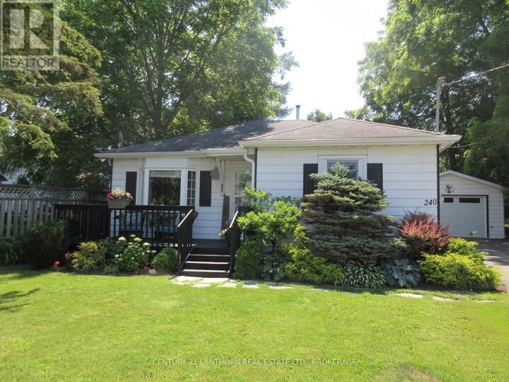 Property Photo: 240 Thomas Street West ON K7R 2H9