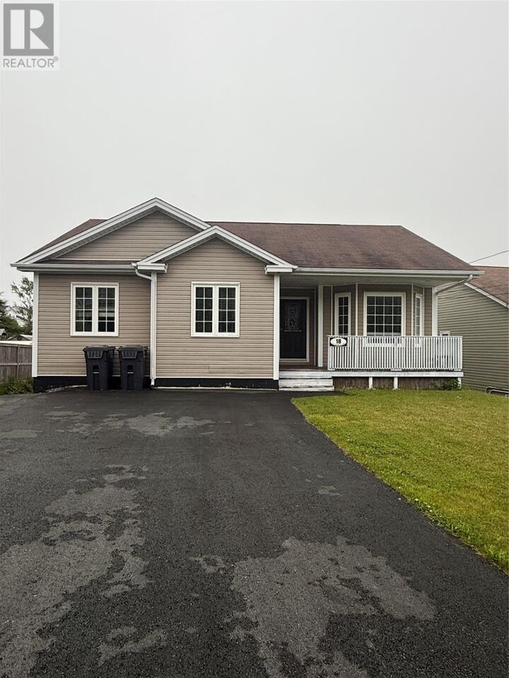 18 St. Thomas Line — photo 1