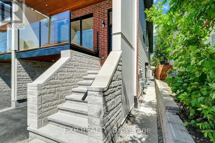 Property Photo:  533 Broadhead Avenue B  ON K1Z 5R9 