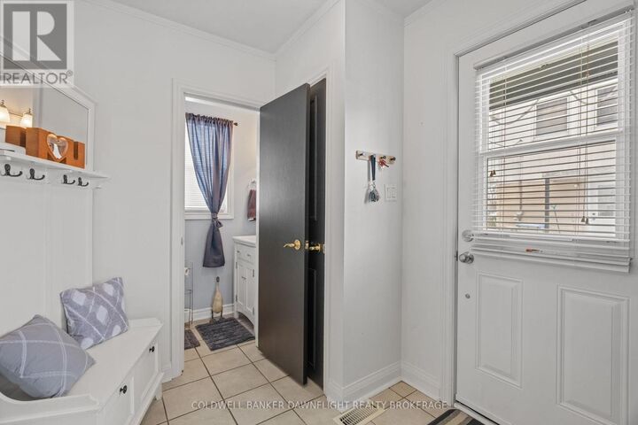 Property Photo:  115 Columbia Drive  ON N0M 1Y0 