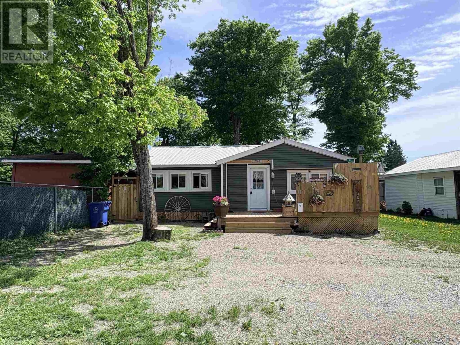 Property Photo: 8 Wildwood Dr ON P6A 5K7
