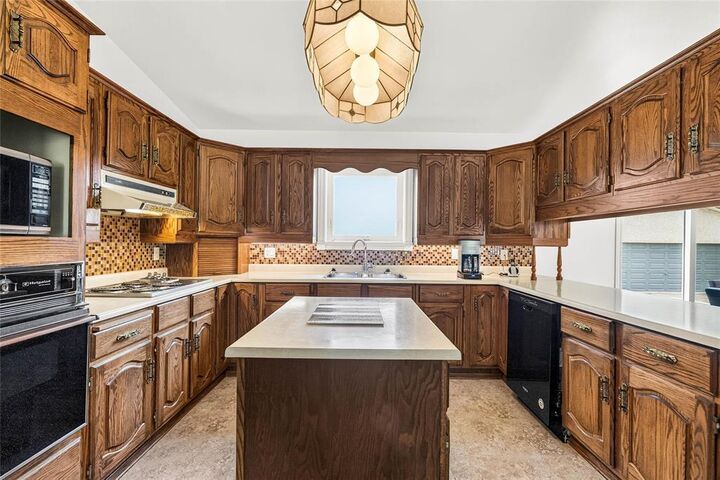 Property Photo: 1126 Copeland Street MB R2C 3H7