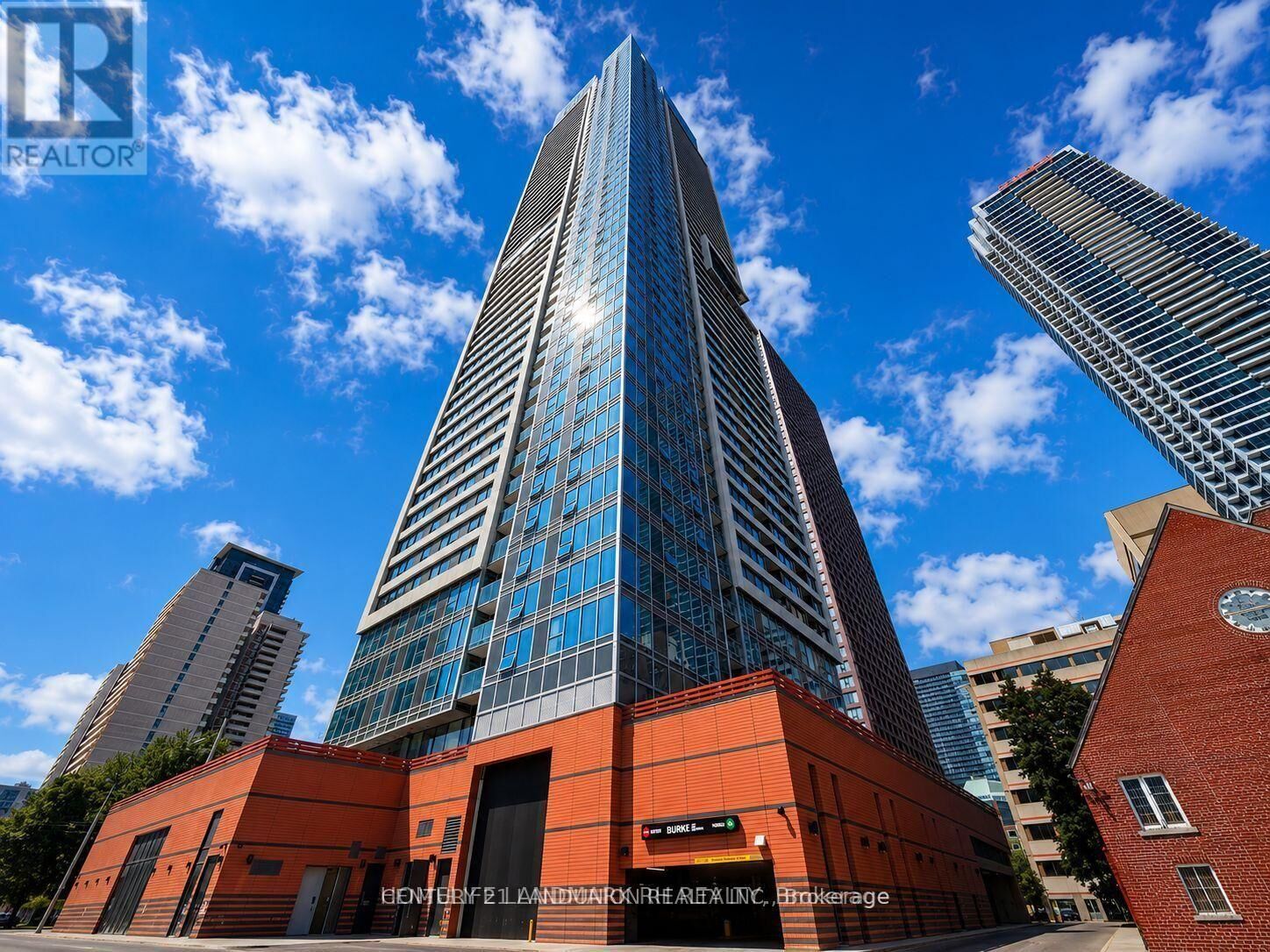 Property Photo:  609 Sherbourne Street East 2908  ON M4X 0A4 