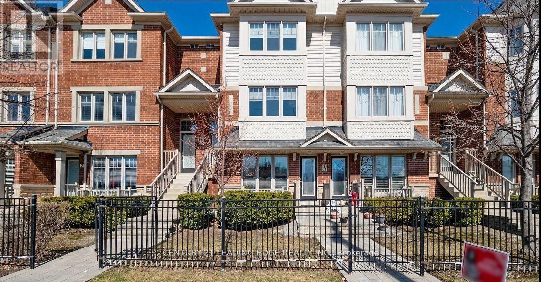 Property Photo: 3335 Thomas Street 5 ON L5M 0P7