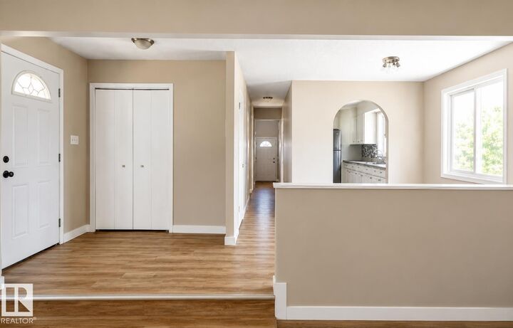 Property Photo:  10439 36A Ave NW  AB T6J 2H7 