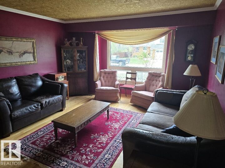 Property Photo: 79 Gariepy Crescent NW AB T6M 1B5