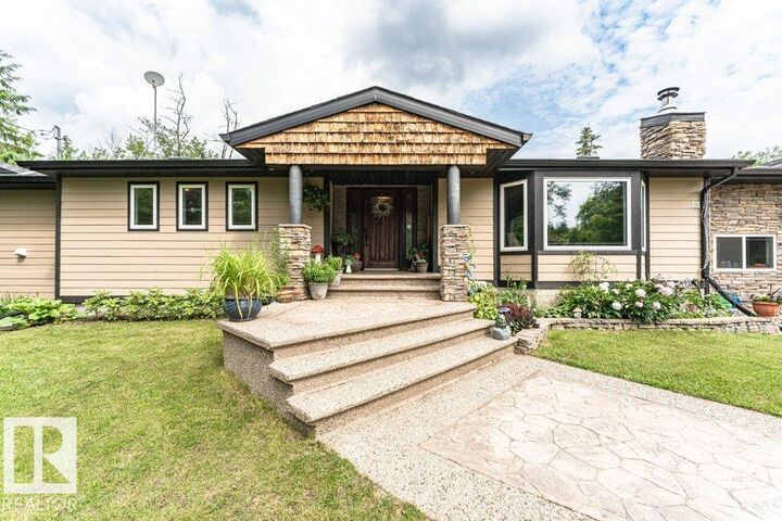 Property Photo:  54176 Rge Road 224  AB T8L 3Y5 