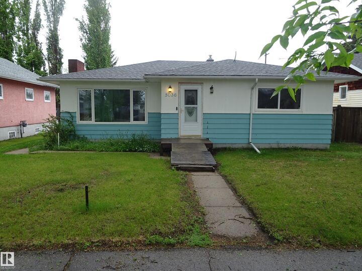 Property Photo:  5036 52 Street  AB T0B 0C0 
