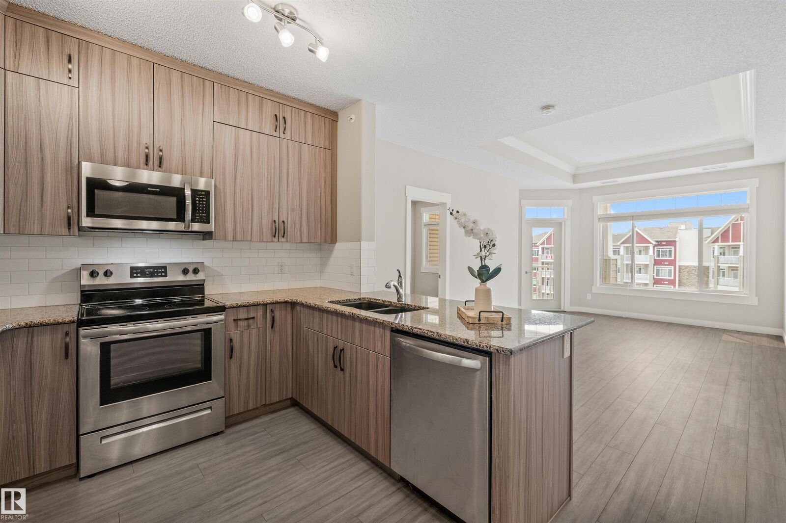 Property Photo:  511 Queen Street 409  AB T7X 0G4 