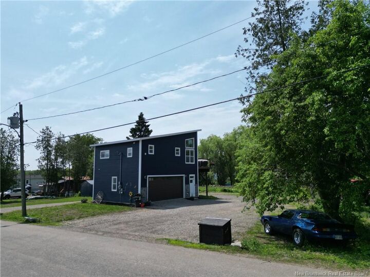 66 Riverside Drive — photo 1