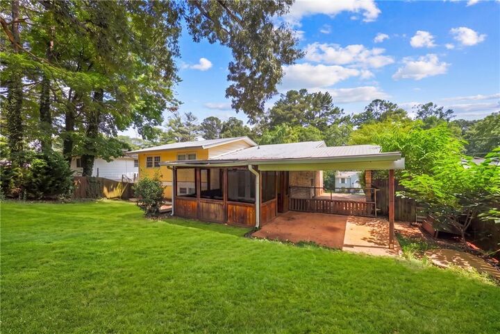 Property Photo: 2510 Brentwood Court GA 30032