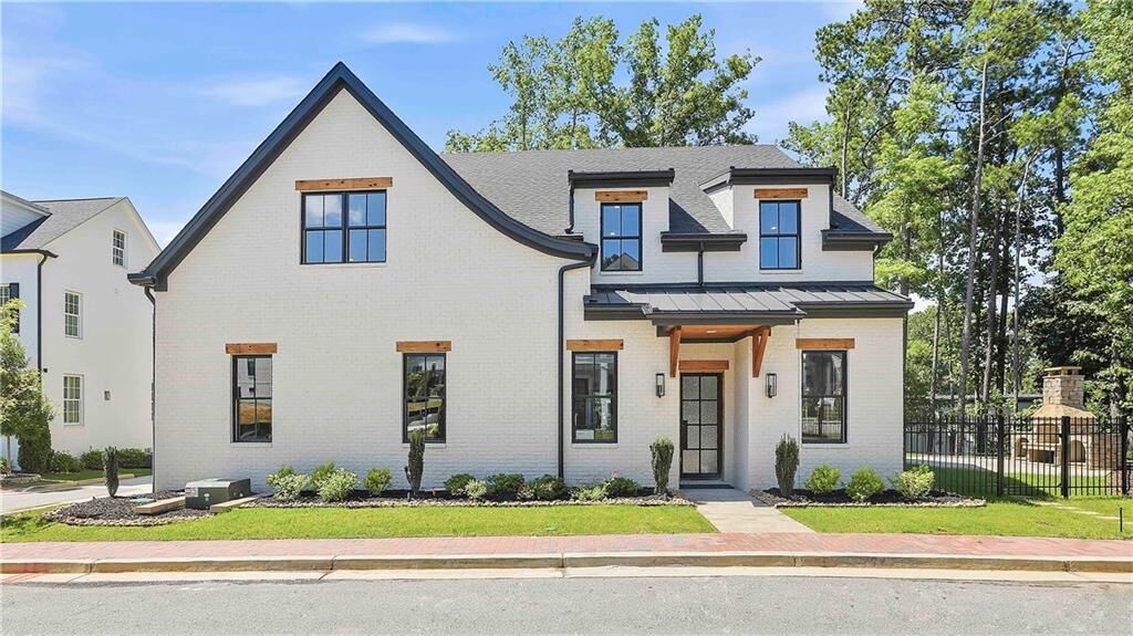 Property Photo:  910 Laurel Brooke Avenue  GA 30269 
