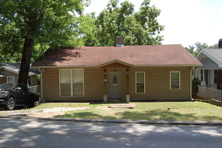 Property Photo: 110 S Seminole Drive TN 37411