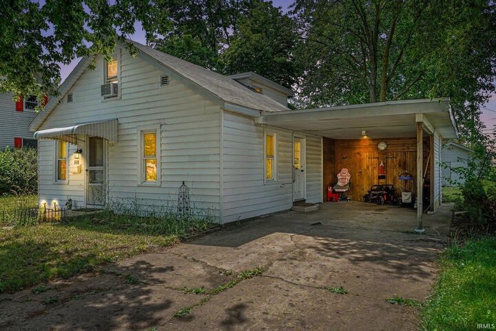 Property Photo:  615 N Riverside Boulevard  IN 46528 