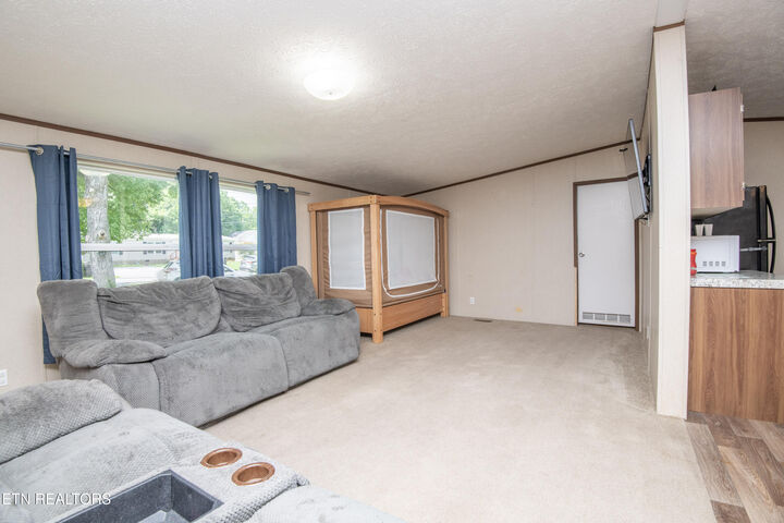 Property Photo: 206 Bennett St TN 37874