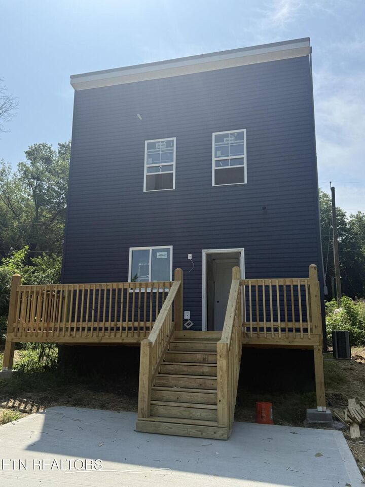 Property Photo: 1315 Iredell Ave TN 37921