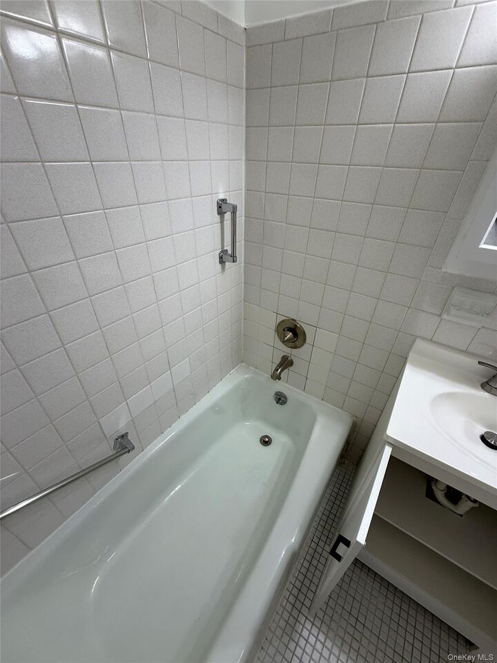 Property Photo: 2035 Central Park Avenue 2M NY 10710