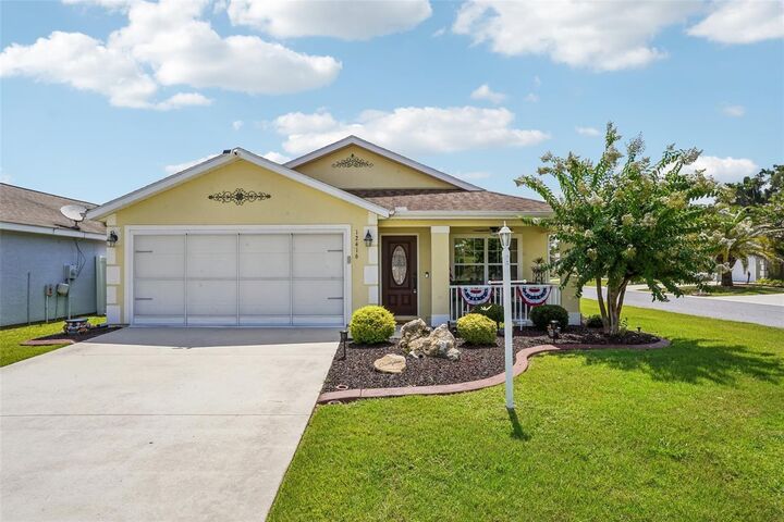 Property Photo: 12416 NE 48th Loop FL 34484