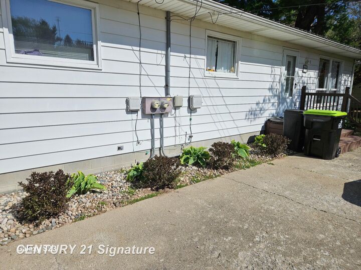 Property Photo: 1306 Glen MI 48640