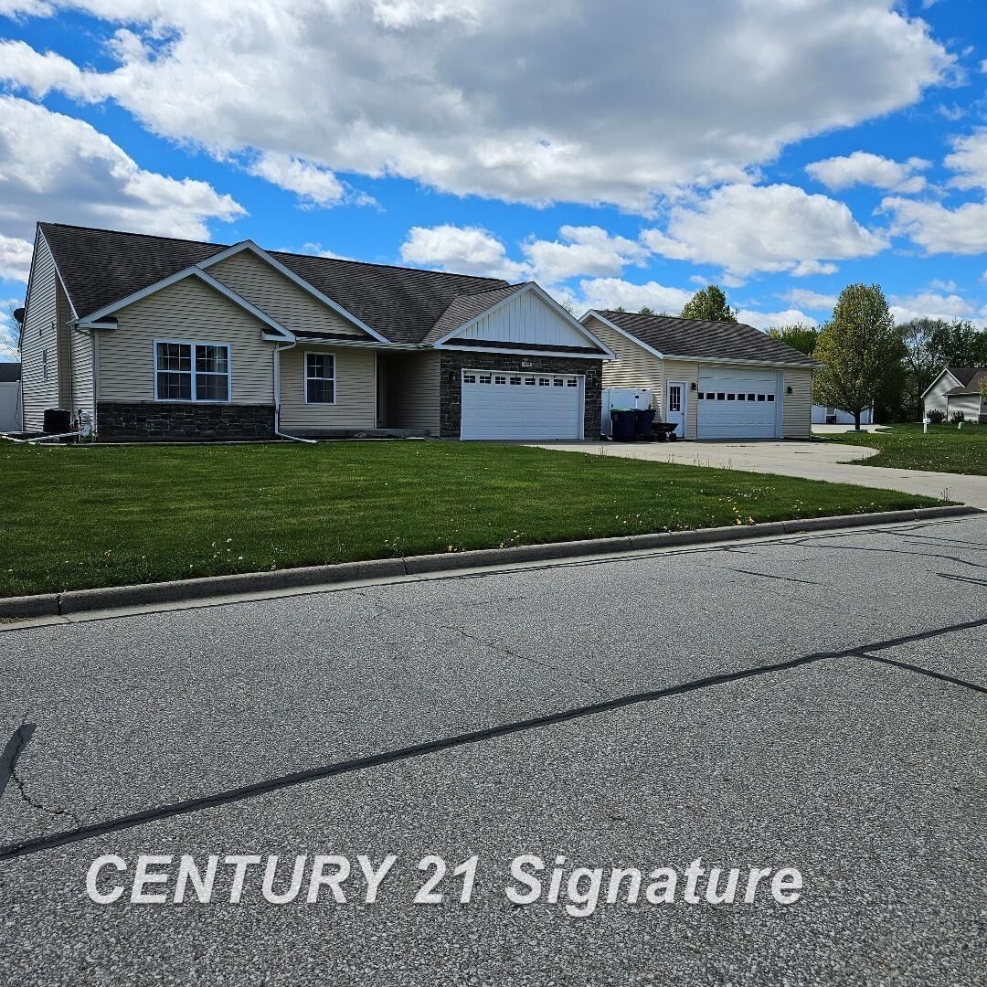 Property Photo: 3891 Mystic Trail MI 48603-8505