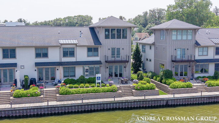 Property Photo:  543 Macatawa Avenue  MI 49423 