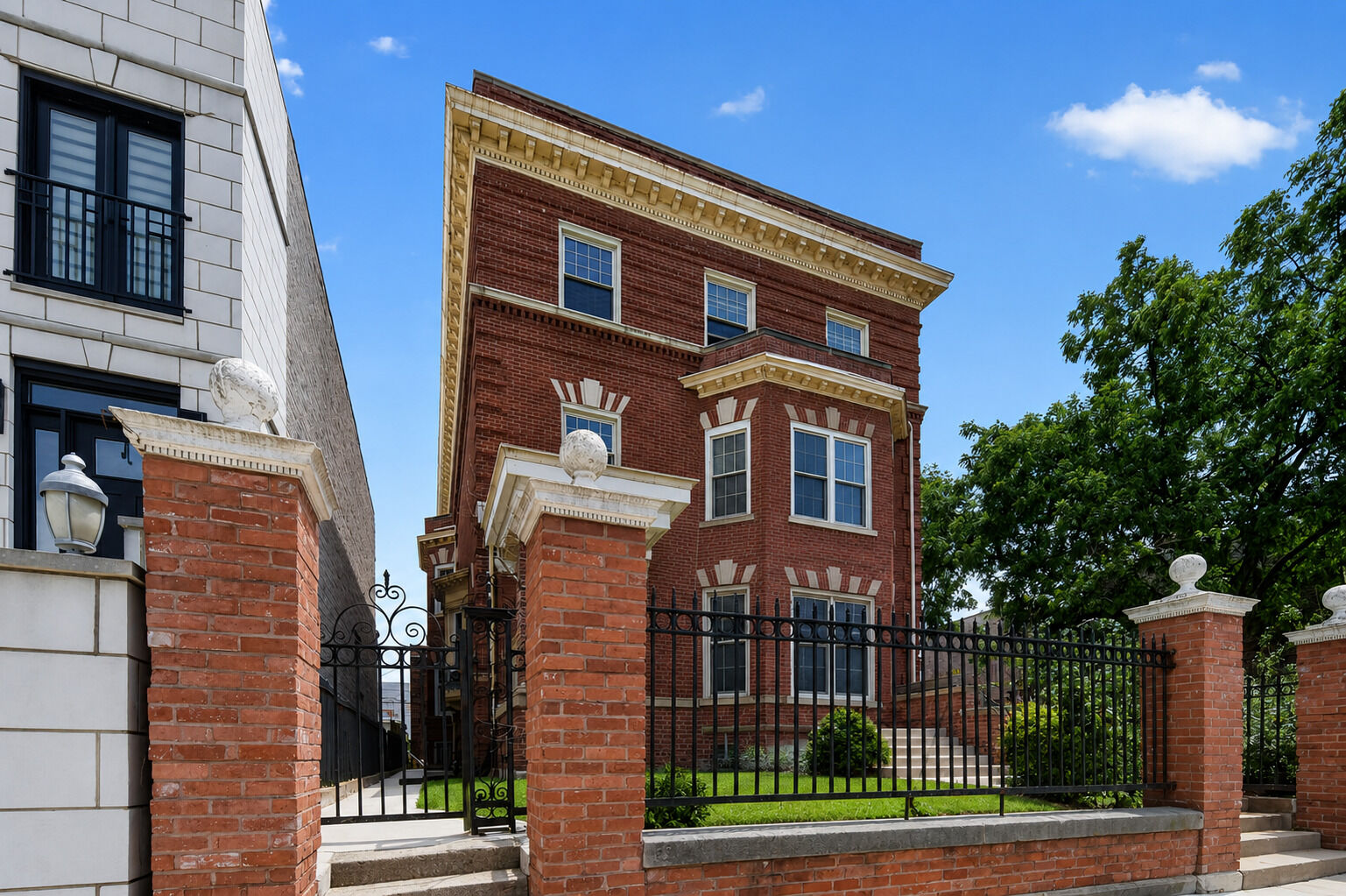 Property Photo:  4541 S Forrestville Avenue  IL 60653 