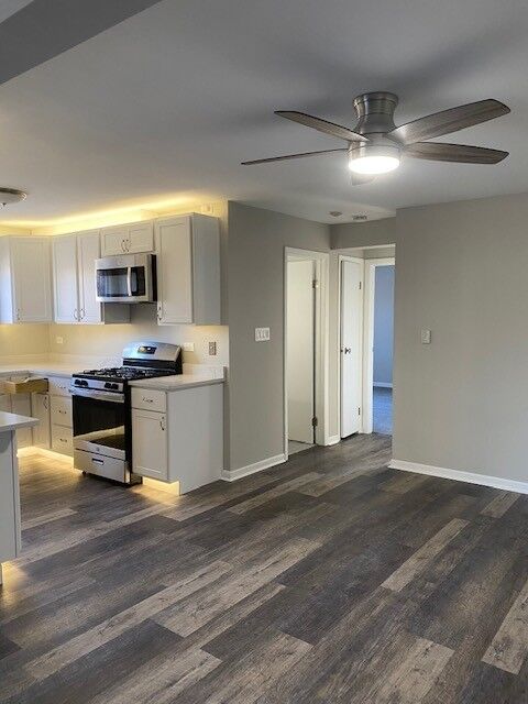 Property Photo: 1121 Chalet Drive 1W IL 60561