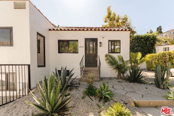 Property Photo:  2060 High Tower Drive  CA 90068 