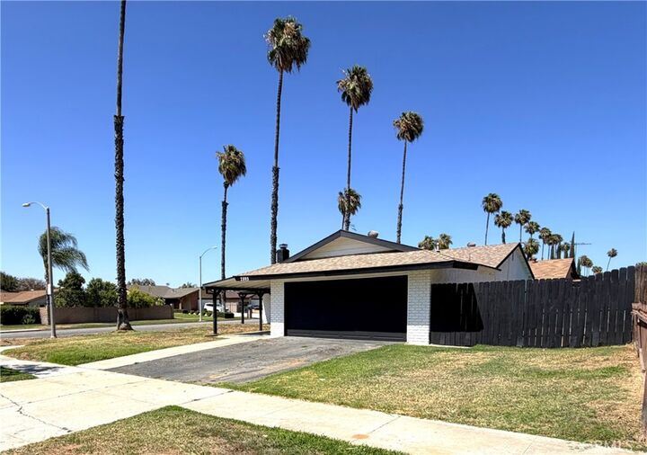 Property Photo:  2895 Myers Street  CA 92503 