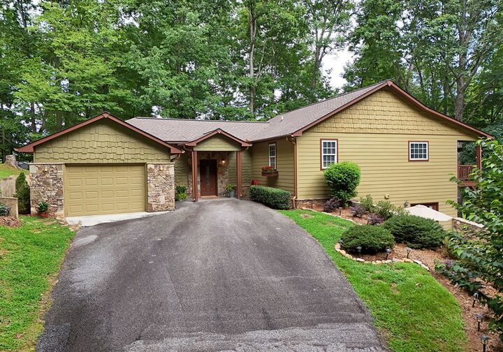 Property Photo:  1512 Smithfield Lane  GA 30582 