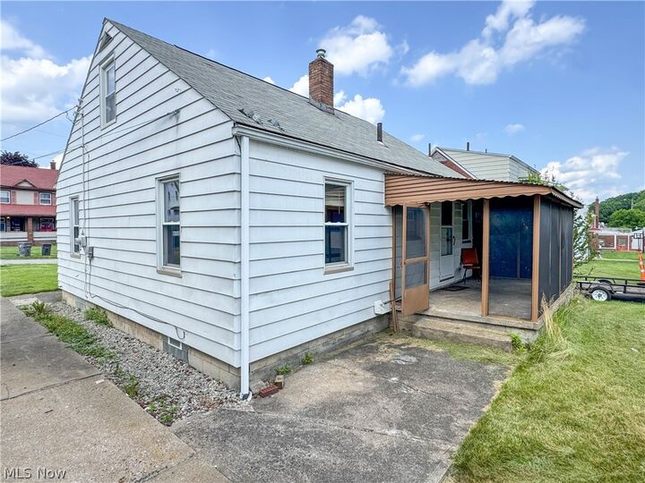 Property Photo: 1339 Douglas Avenue OH 44502