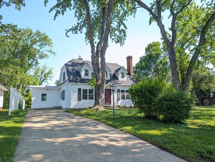 Property Photo:  722 1st Avenue SE  MN 56347 