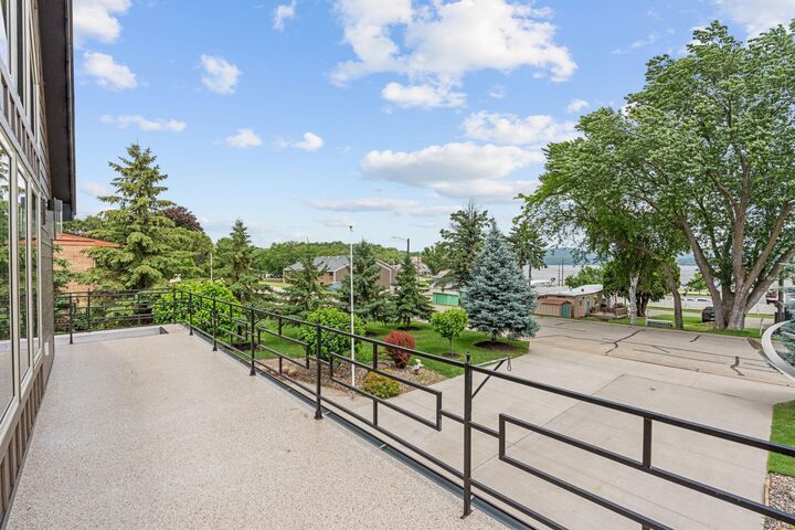Property Photo: 1505 N High Street MN 55041