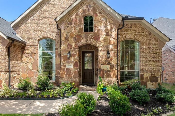 Property Photo: 8160 Holliday Road TX 76226