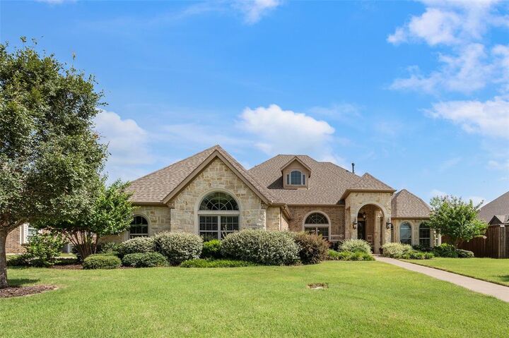 Property Photo:  508 Ambergate Drive  TX 76208 