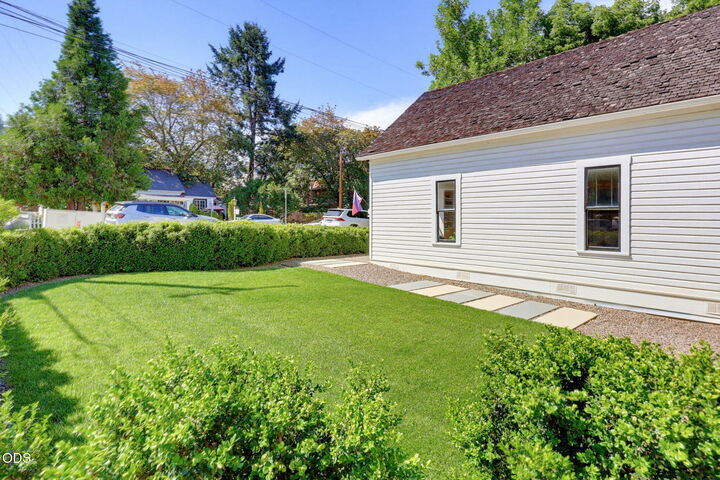 Property Photo: 135 S 3rd Street OR 97530