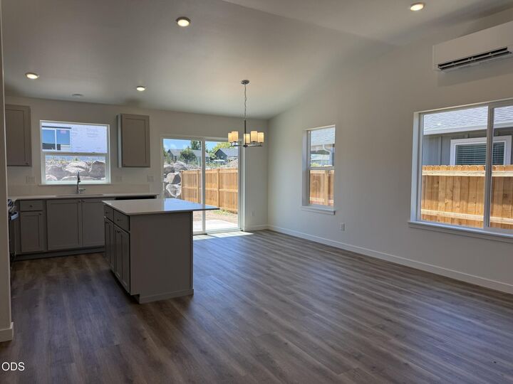 Property Photo:  623 NE Mitchell Street 164  OR 97741 