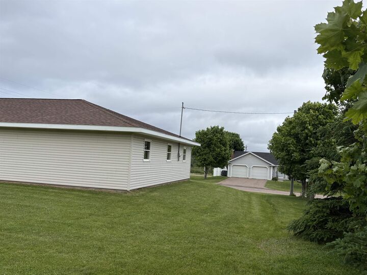 Property Photo:  164 Kenwood Circle  PE C1E 1Z8 