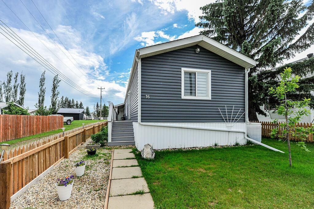 Photo de la propriété:  16 Main Street  AB T0B 1J0 