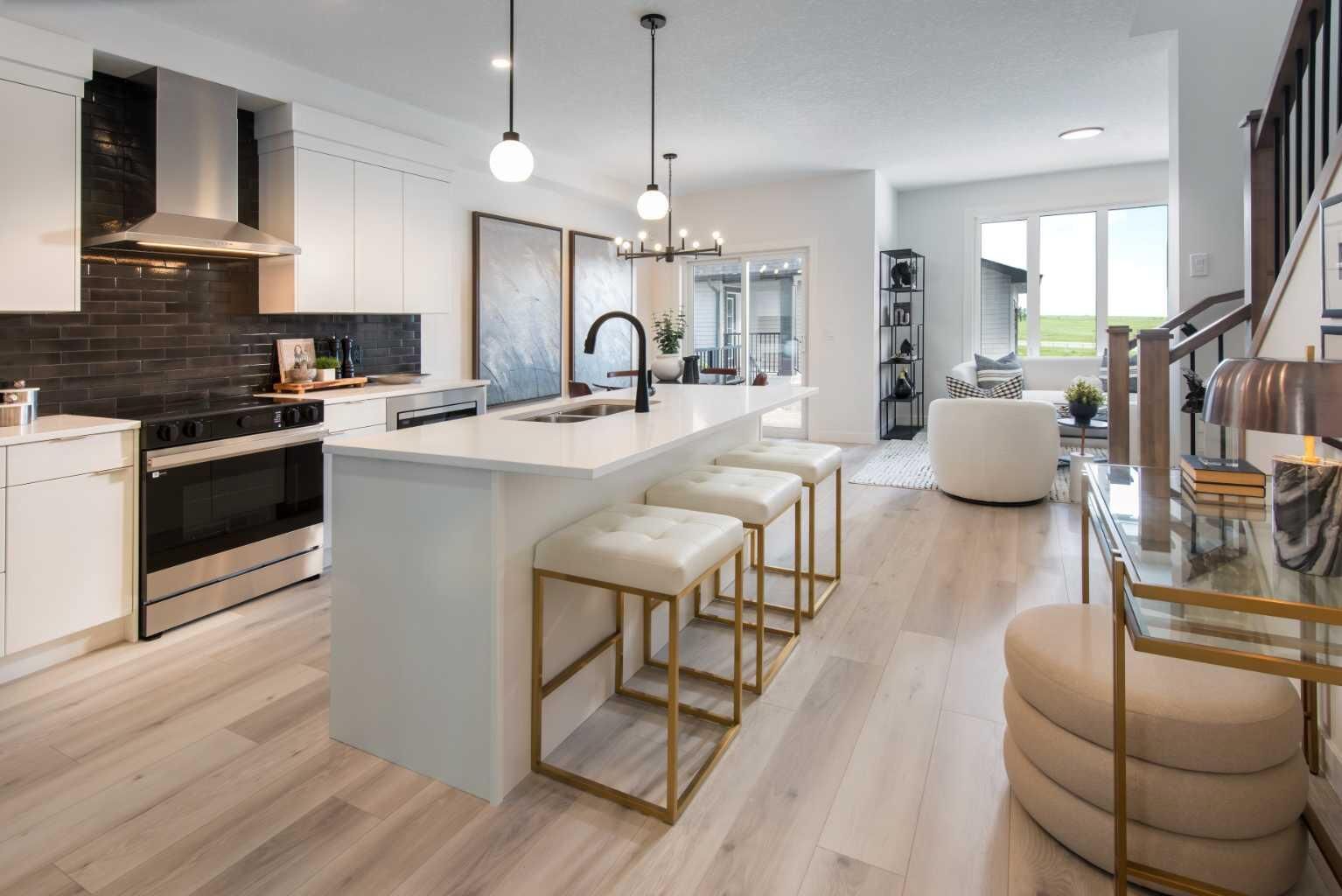 Property Photo: 61 Heritage Park AB T4C 3M8